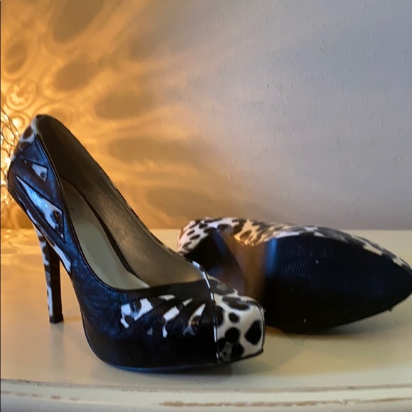 Black and white leopard print heels - Picture 3 of 3